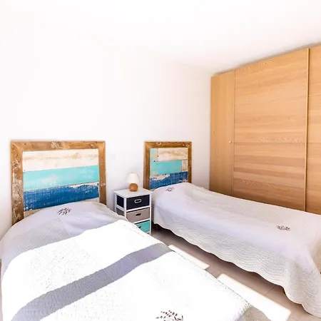 Pieds Dans L'eau Plage Privée Le Lavandou