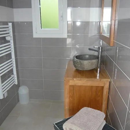 Pieds Dans L'eau Plage Privée * Le Lavandou