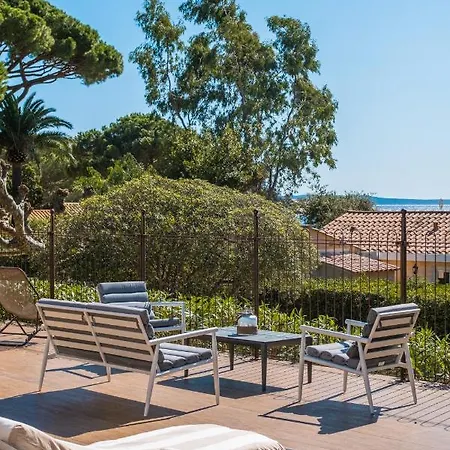Pieds Dans L'eau Plage Privée Villa