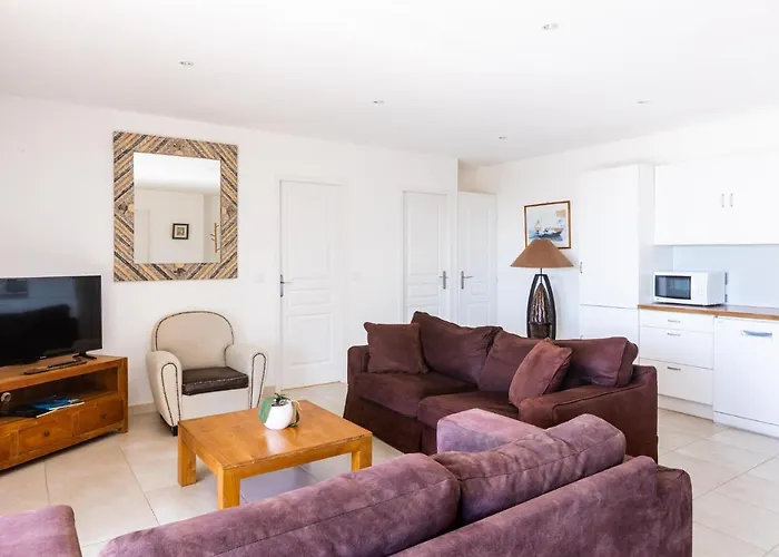 Pieds Dans L'eau Plage Privee *